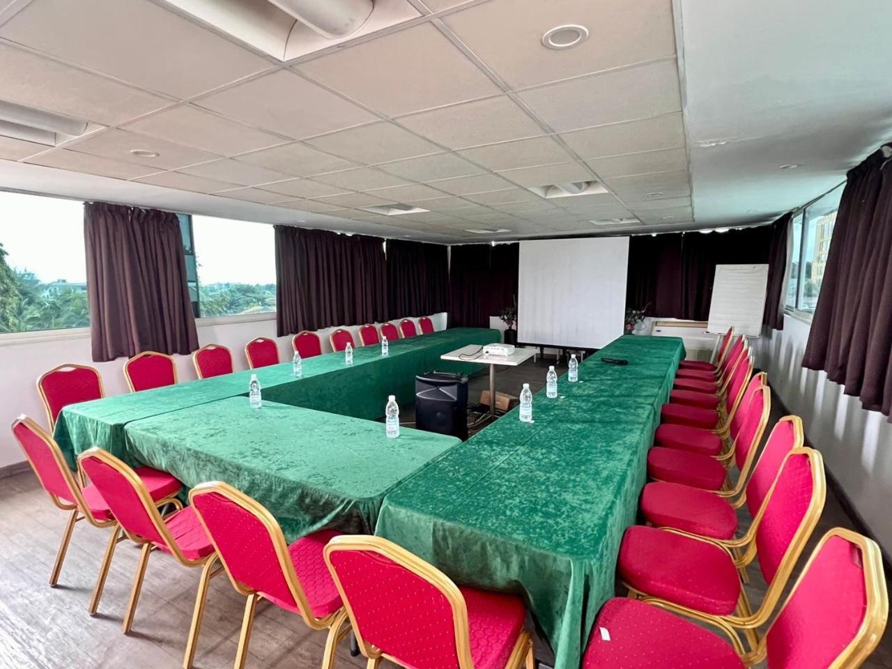 Residence Achenbach Abidjan Extérieur photo