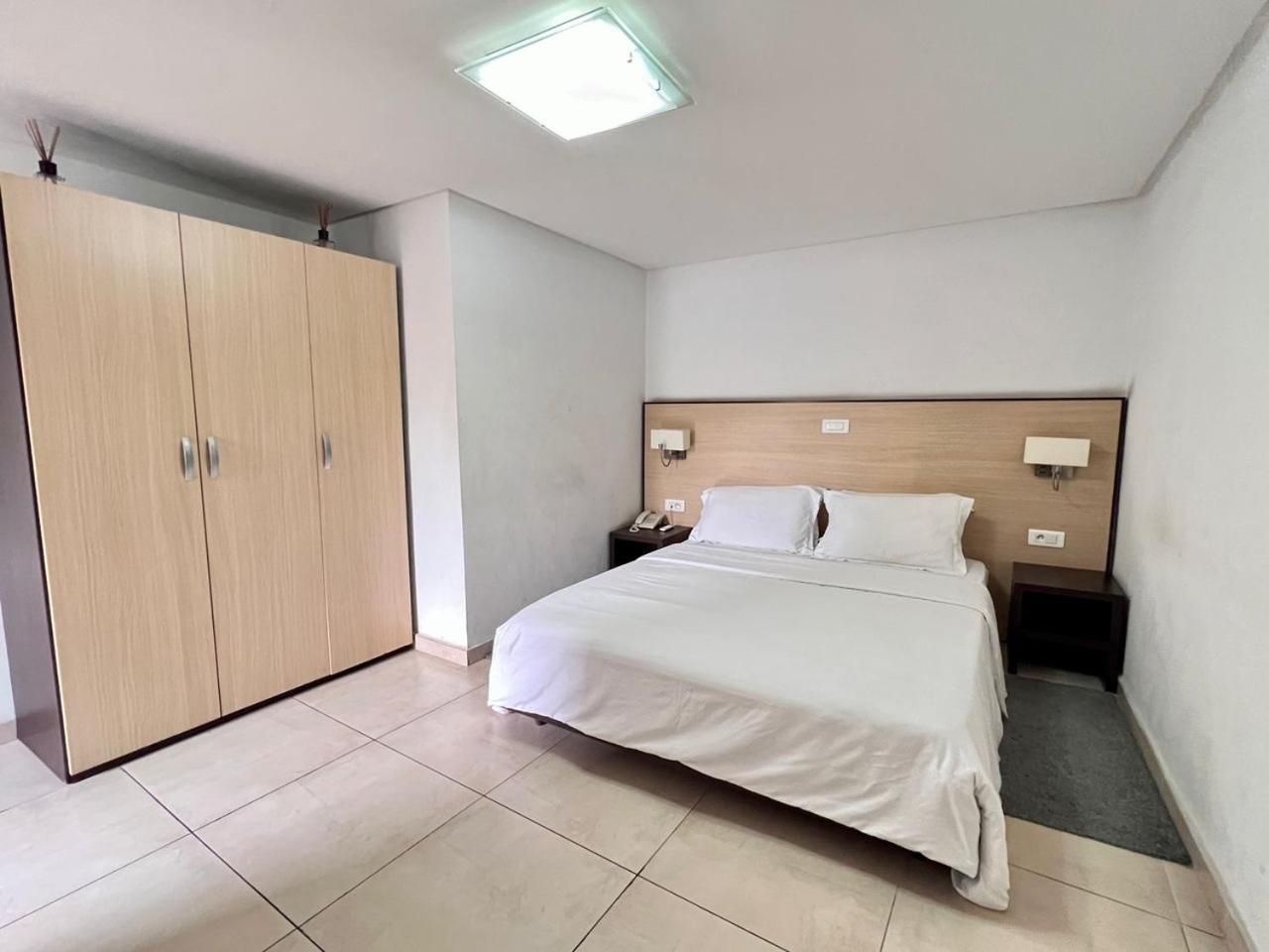 Residence Achenbach Abidjan Extérieur photo