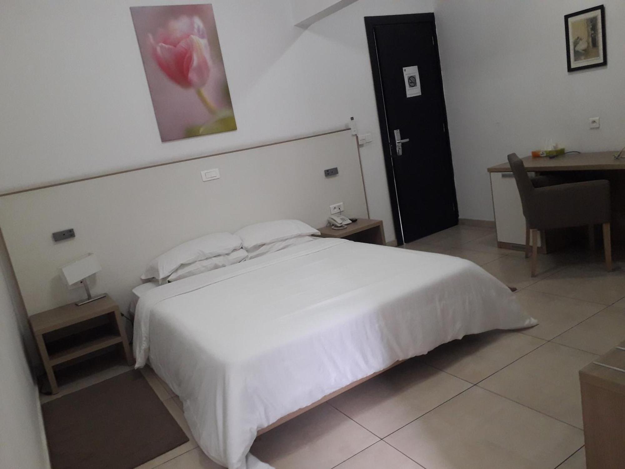 Residence Achenbach Abidjan Extérieur photo