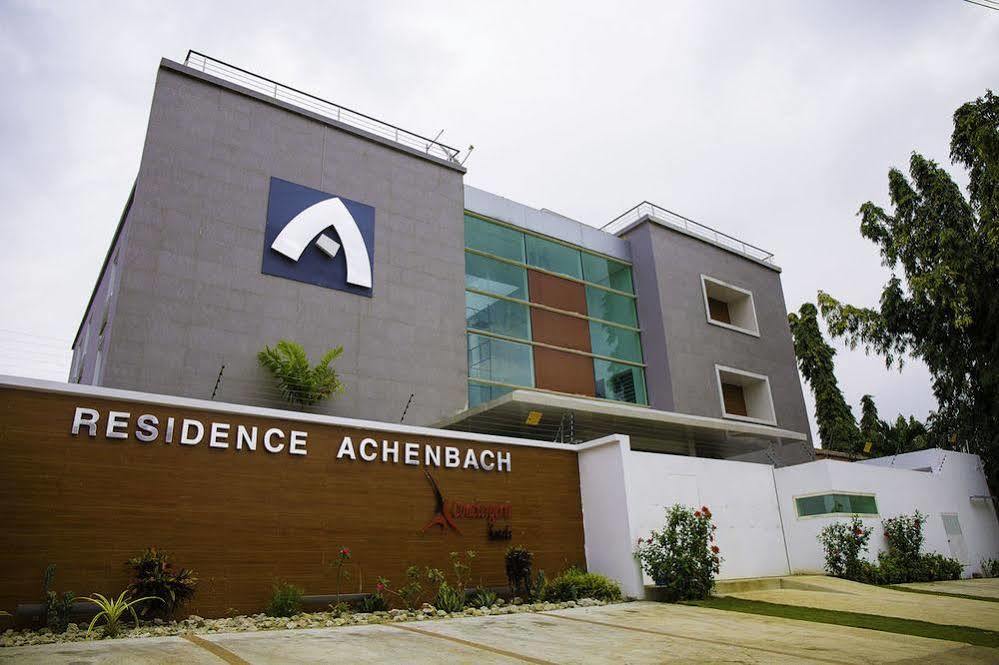Residence Achenbach Abidjan Extérieur photo