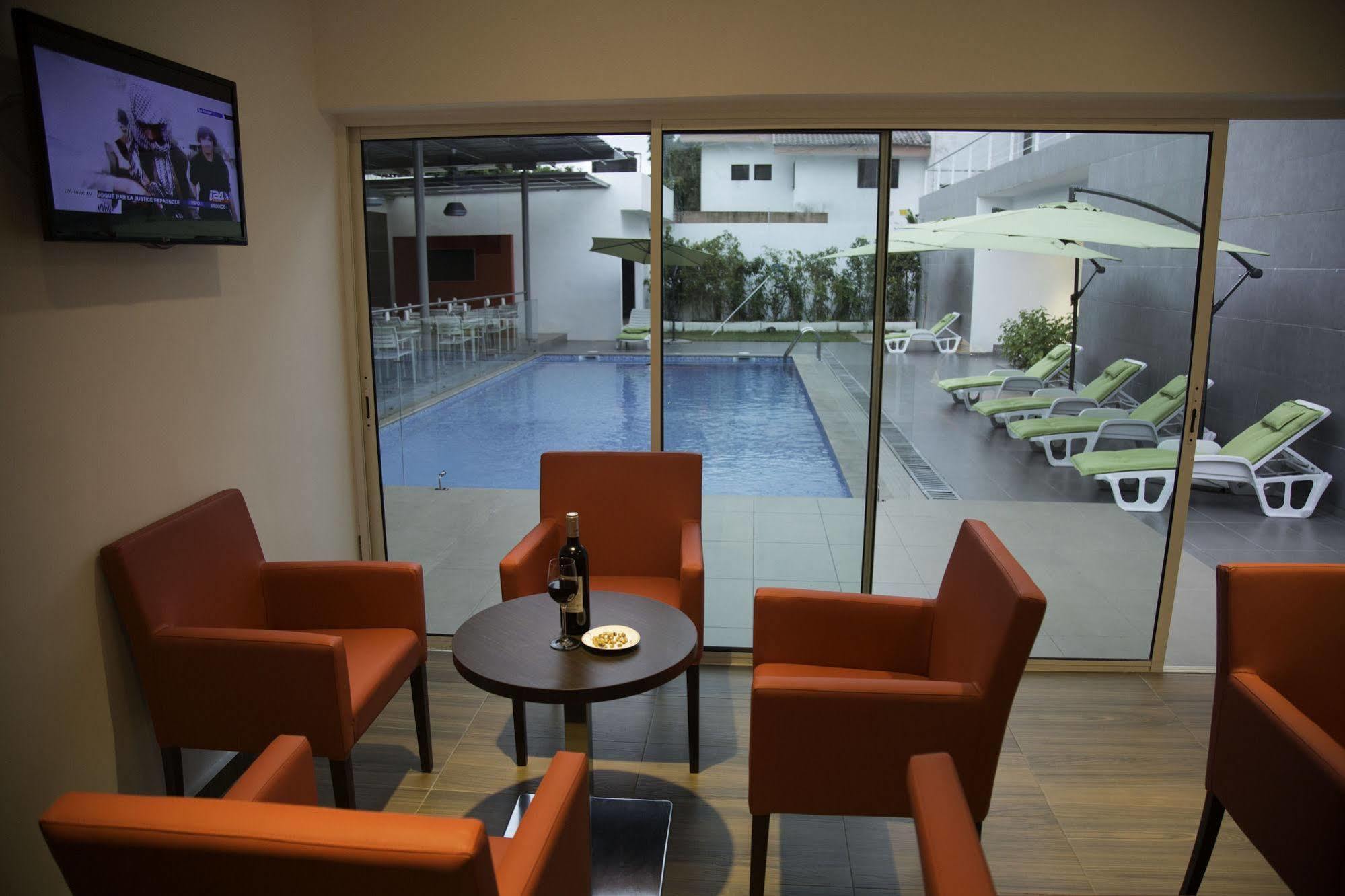 Residence Achenbach Abidjan Extérieur photo