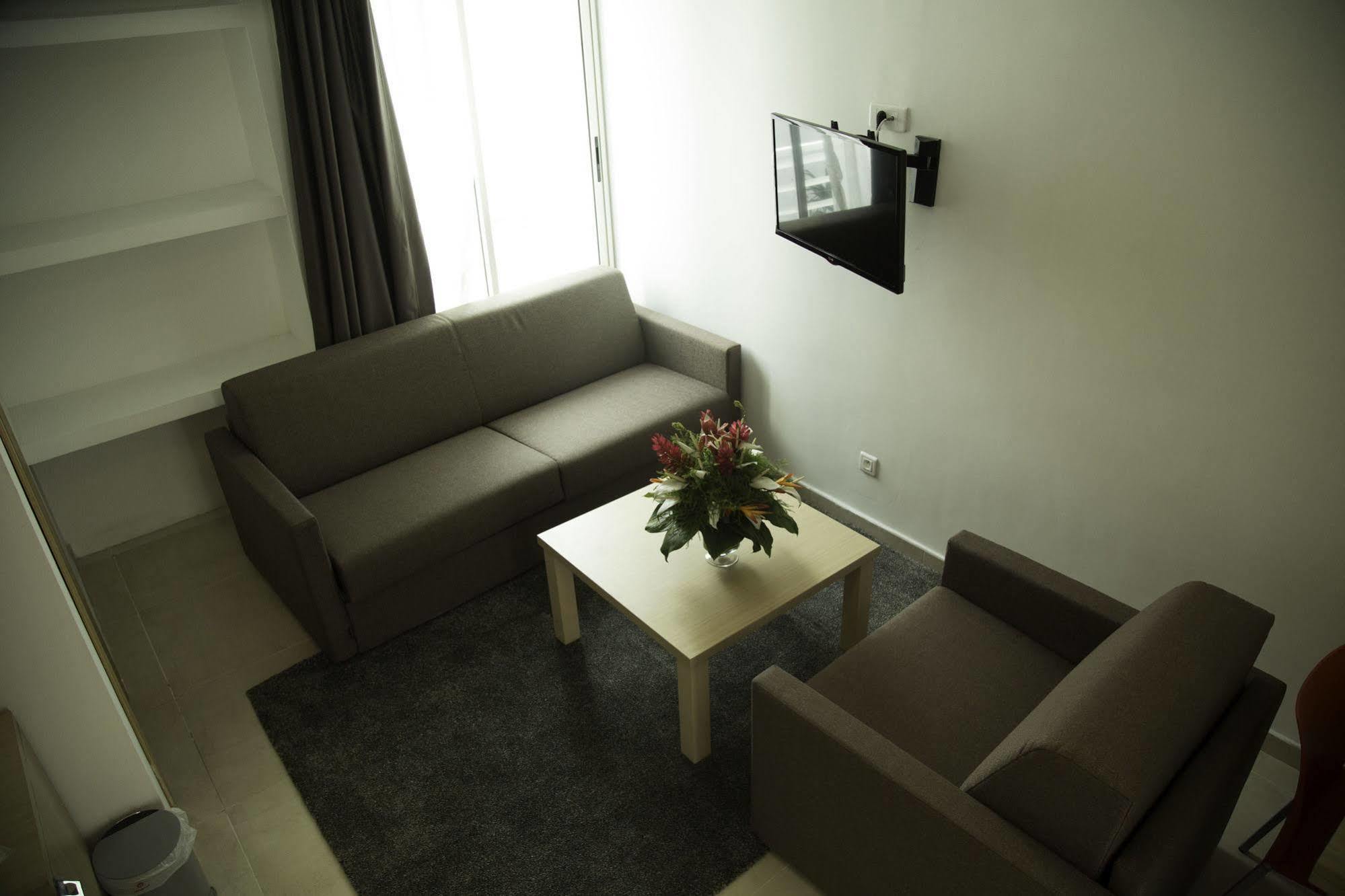 Residence Achenbach Abidjan Extérieur photo